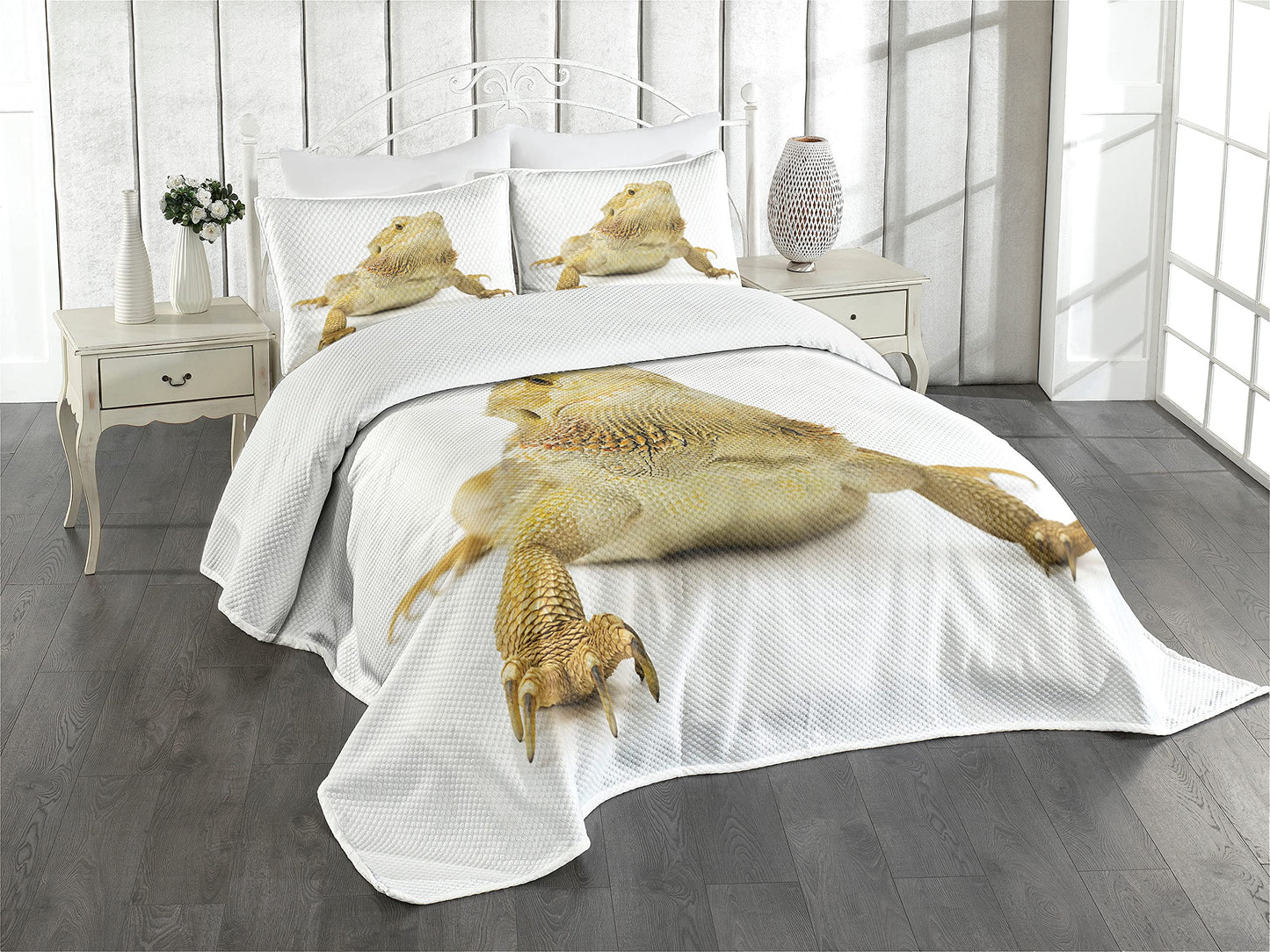 Bearded Dragon Bedspread, Camouflaging Lizard Wild Tropical Animal Reptilian Photo Print, Decorative Quilted 3 Piece Coverlet Set with 2 Pillow Shams, Queen Size, White Pale Khaki