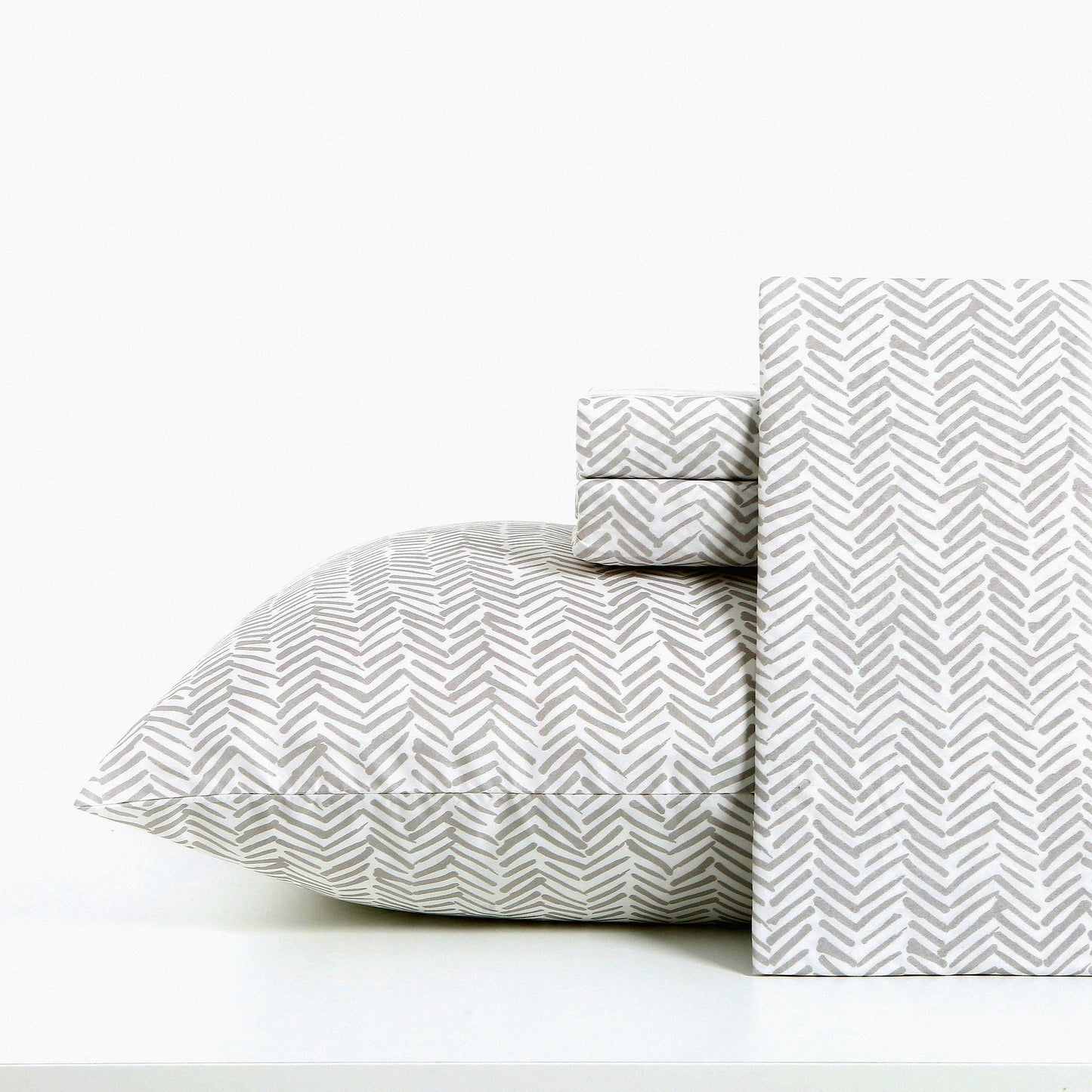 Breathable Hotel Queen Bedding Set - Cozy Microfiber Sheets & Pillowcases with Deep Pockets, Hypoallergenic & Fade Resistant - Grey Chevrons Comfort Collection
