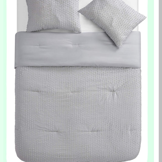 Luxury Grey Dream 3-Piece Comforter Set - Full/Queen Size Bedding with Matching Shams - Elegant Room Decor for Chic Home - Soft and Cozy Bed Set