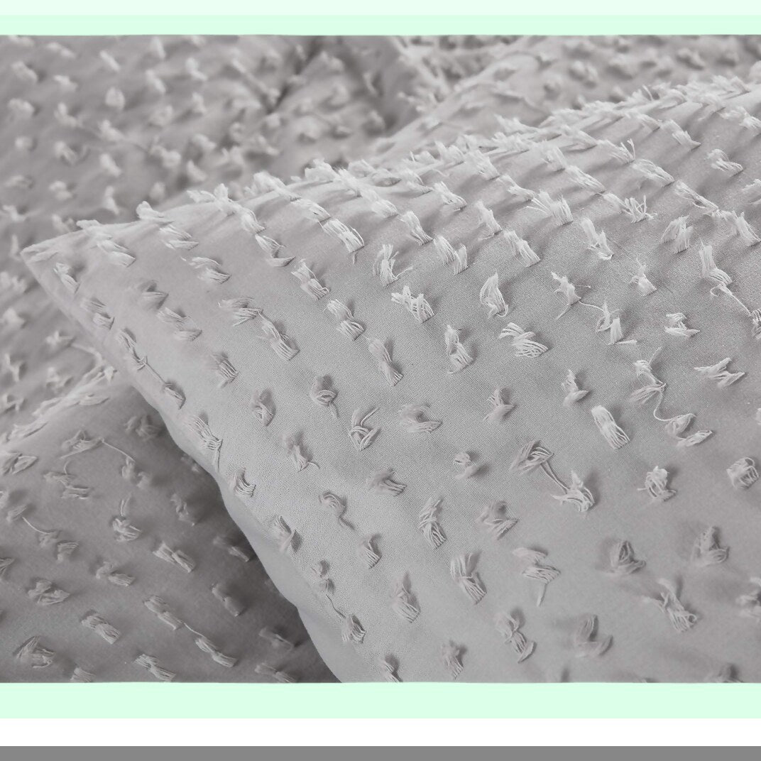 Luxury Grey Dream 3-Piece Comforter Set - Full/Queen Size Bedding with Matching Shams - Elegant Room Decor for Chic Home - Soft and Cozy Bed Set