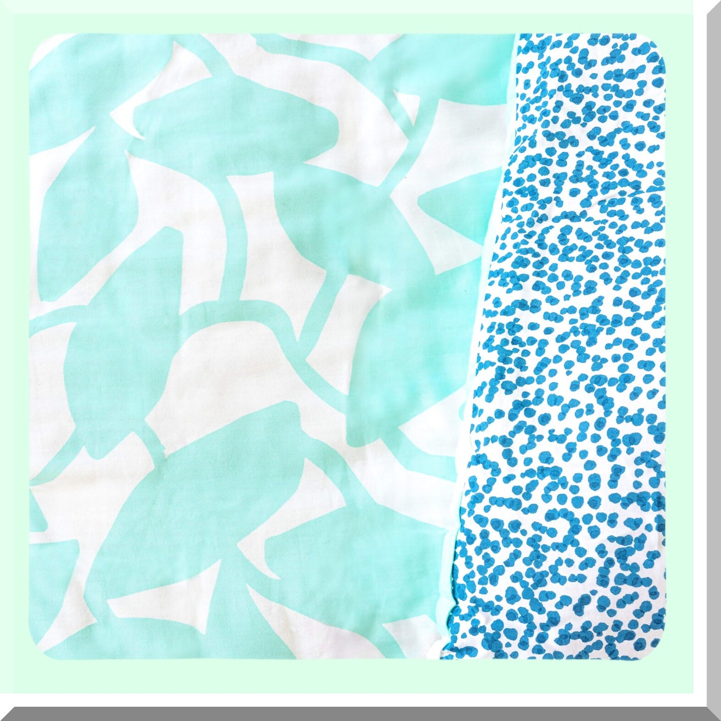 Luxury Leaf Comforter Set - Ultra Soft Reversible Bedding Collection for Full/Queen Size Bed, All Season Premium 4 Piece Set in Aqua Color.