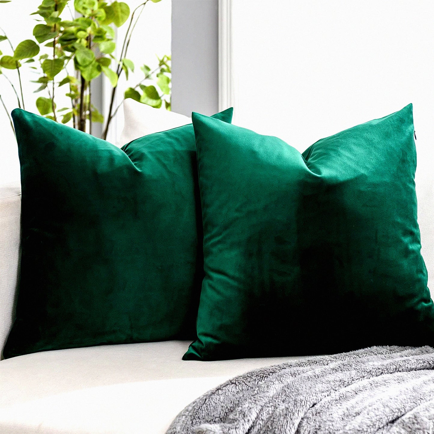 Luxury Velvet Dark Green Throw Pillow Covers - Set of 2, 18x18 inch, Soft Rectangle Cushion Cases for Sofa, Bed, Living Room - Zipper Closure