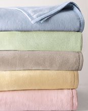Br s St. Mo  Queen Blanket Ivory