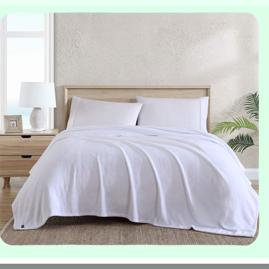 CozyDream Ultra Soft Twin Blanket - Plush Fleece Bedding for Warm Home Decor in White