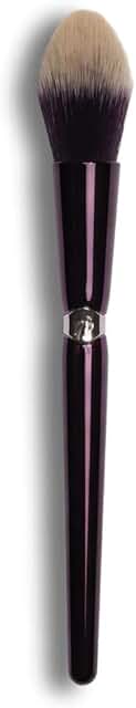 Tapered Highlight Makeup Brush for Seamless Application