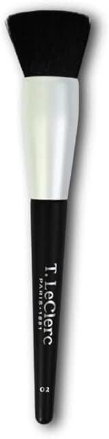 Foundation Brush 02 for Smooth, Even Makeup Application