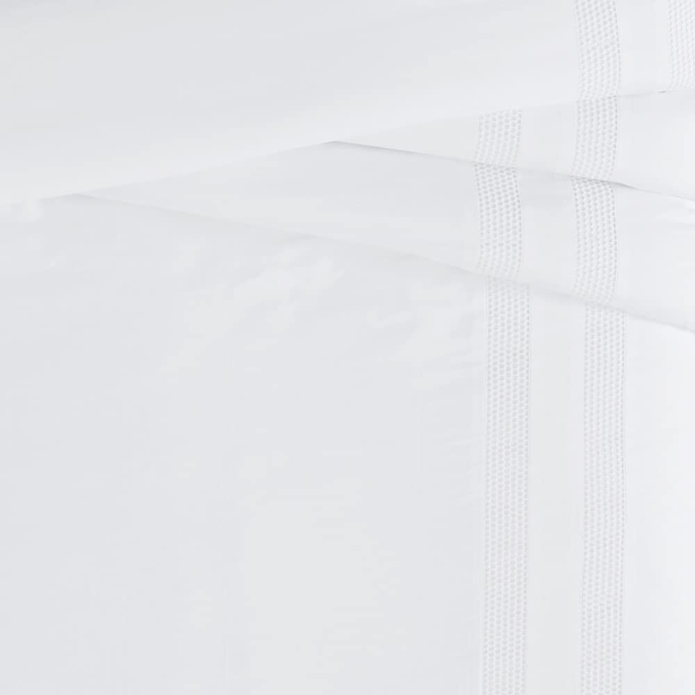 Bristol Embroidered, Queen, White Comforter