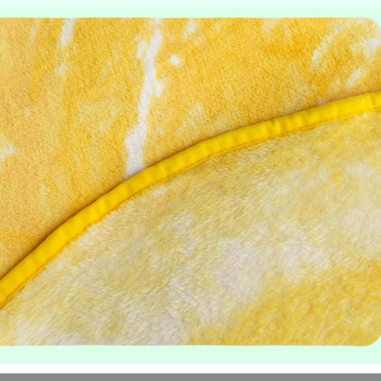 Sunny Comfort Lemon Slice Fleece Throw Blanket - 60 Inch Cozy Round Design