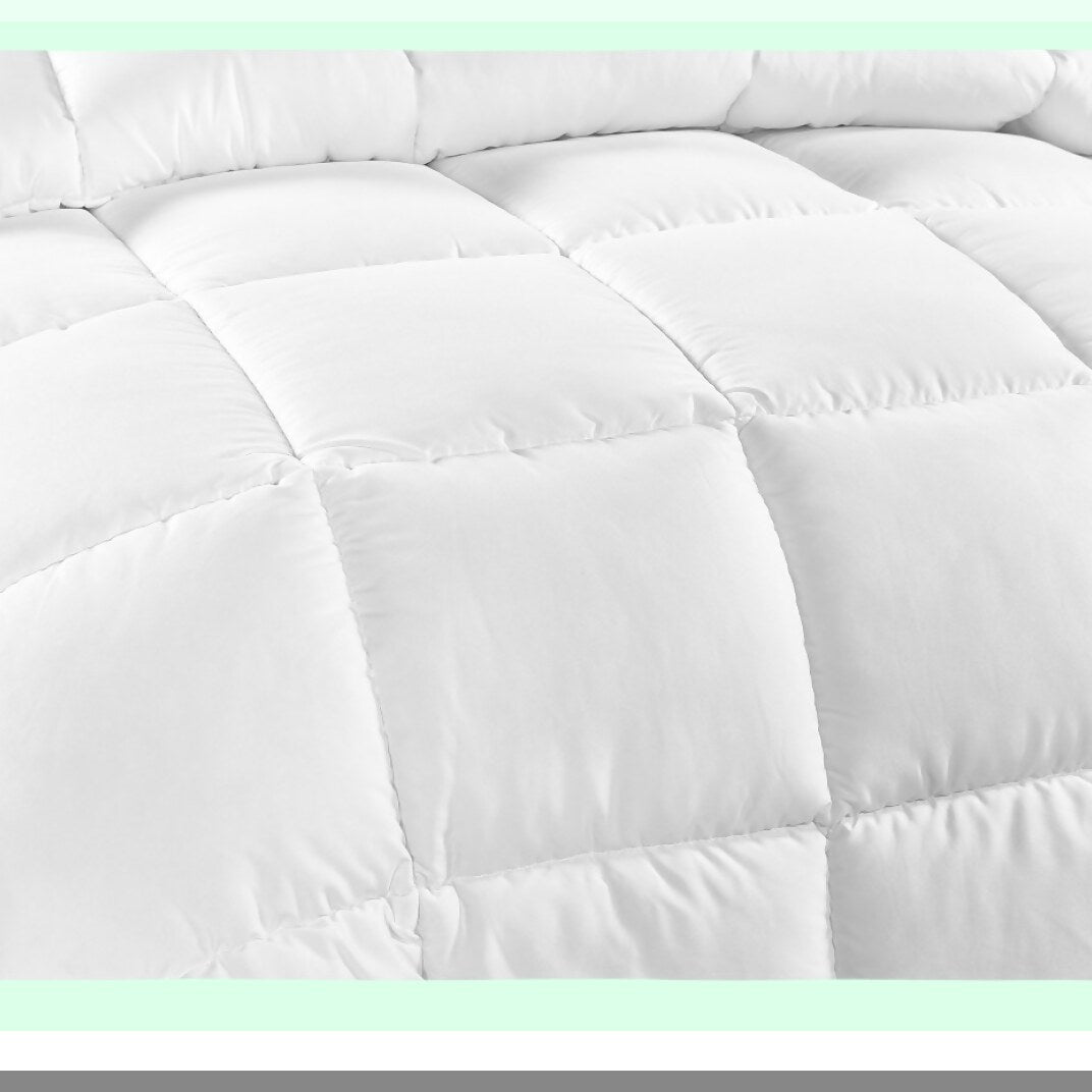 CozyCloud Oversized Queen Comforter - Ultra Light Warmth White Down Alternative Duvet Insert for Luxurious Sleep Experience