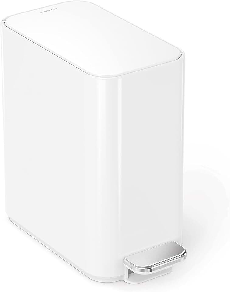 Small Bathroom Trash Can with Lid, 5L, White