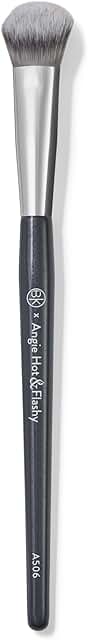 Kitten Paw Face Brush for Concealing and Contouring