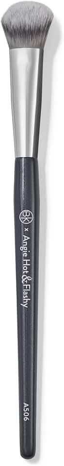 Kitten Paw Face Brush for Concealing and Contouring