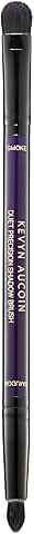 Dual-ended eye shadow brush for blending and smoky eyes