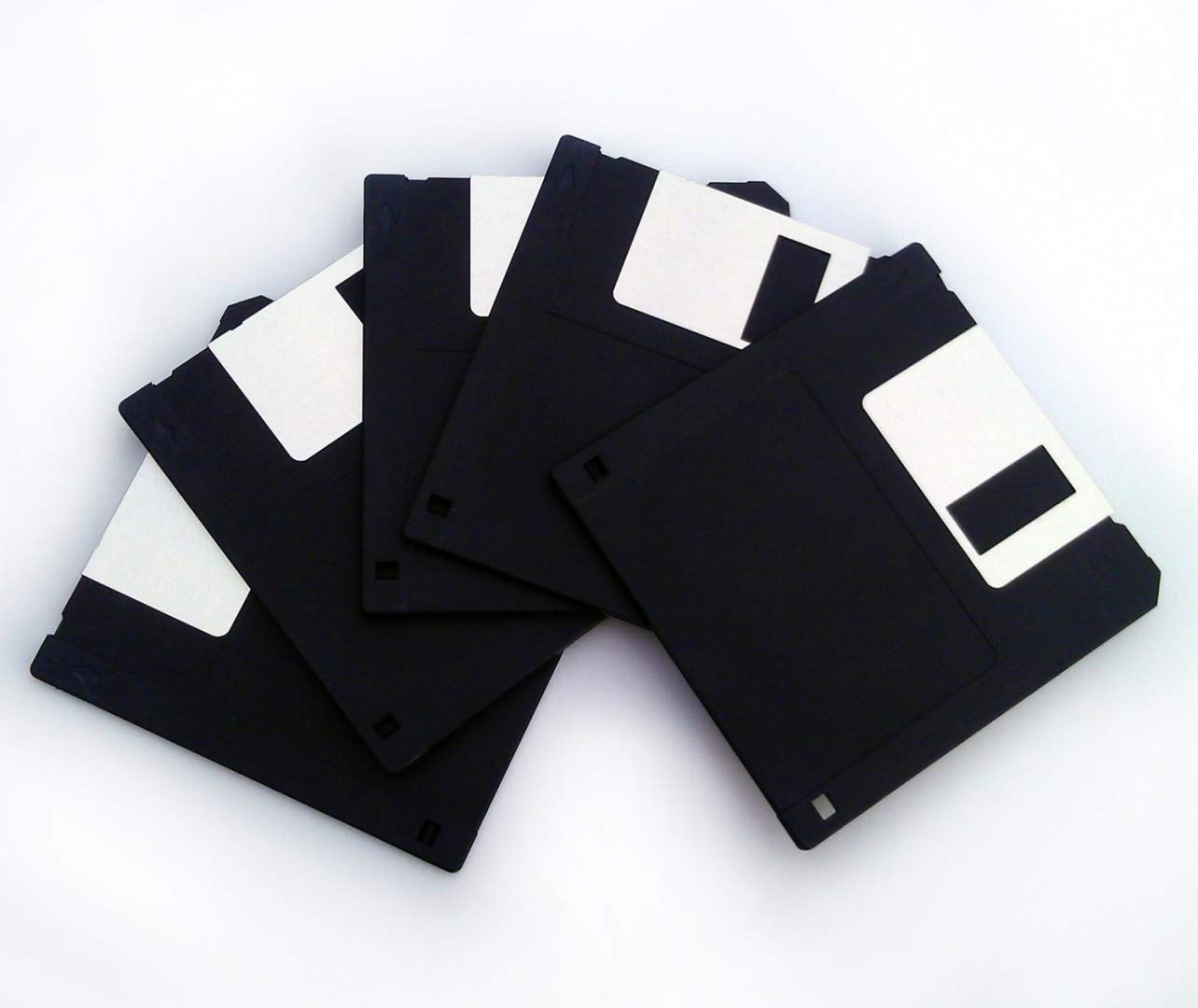 50 Floppy Disks. 3.5 inch Diskettes. Formatted 1.44 MB DS/HD MF-2HD. Manufactured in 2011.