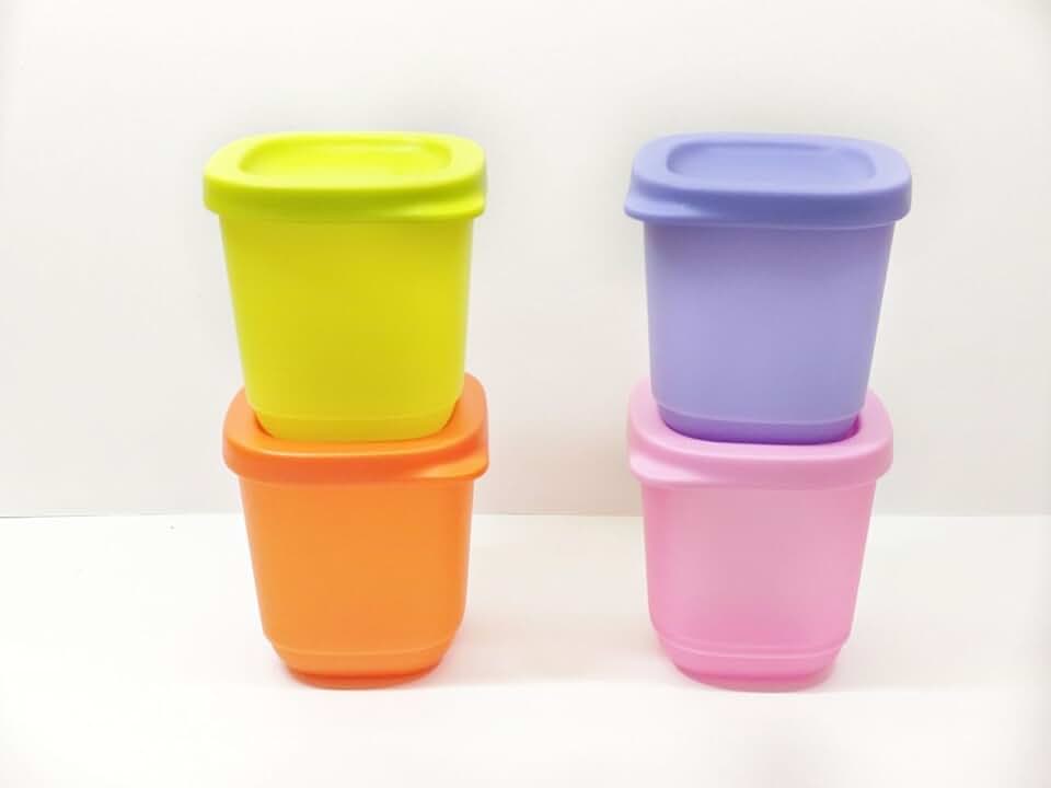 Four 110 ml small fridge and take-away containers