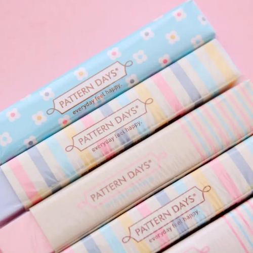 MODAIO-5pcs Student Rainbow Pattern Strip Eraser (Blue and Pink Color in Random Quantity)