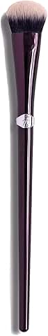 Soft fan-shaped brush for eyeshadow blending and application