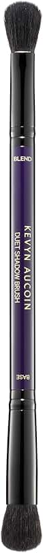 Dual-ended eyeshadow brush for blending and shaping