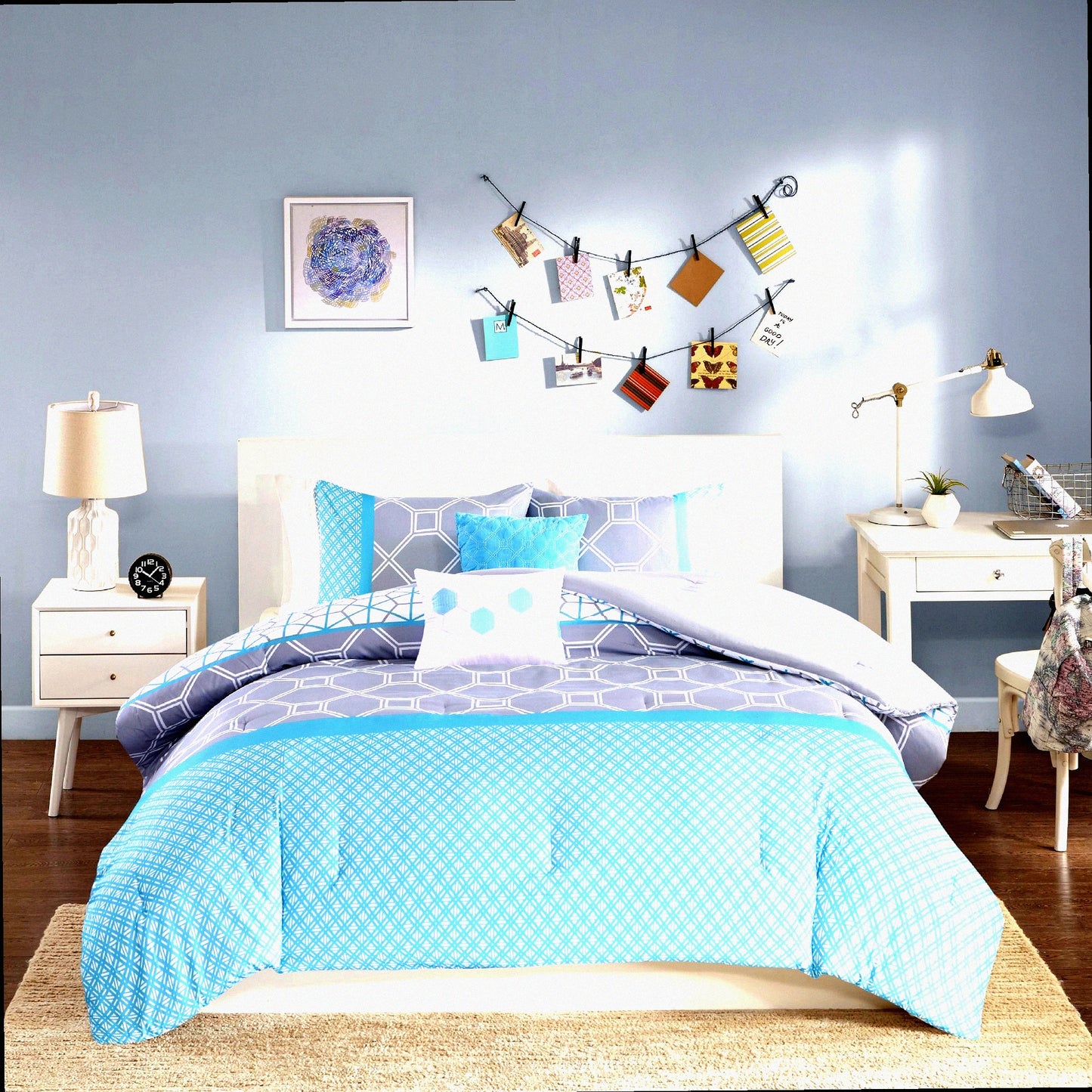 Blue Geometric All Seasons 5-Piece Comforter Set - Full/Queen Size with 1 Comforter, 2 Shams, 2 Decorative Pillows - Ideal for Guest Room - Cozy Home Essentials