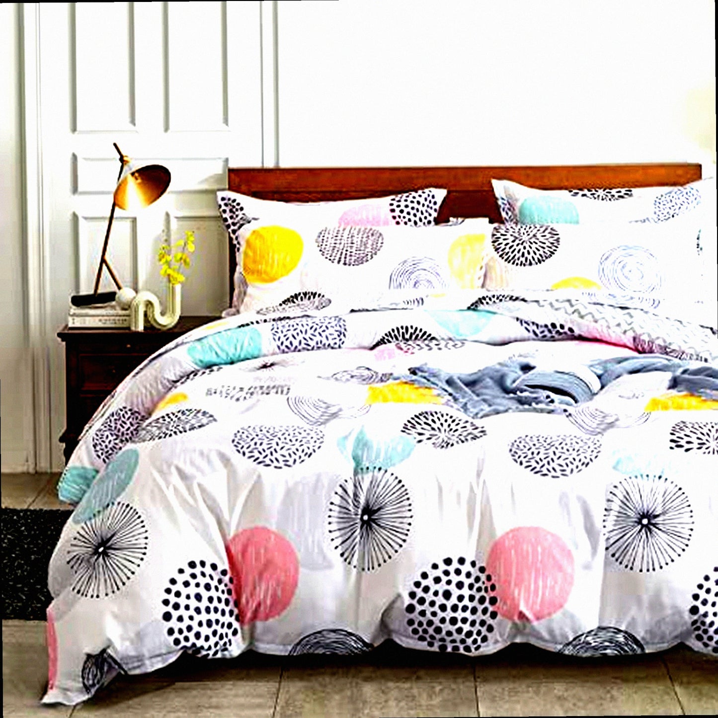 Colorful Dots Cozy Comfort Queen Bed Set - Soft Microfiber Winter Bedding Bundle with Comforter, Shams, Sheets, Pillowcases - 7 Piece Set