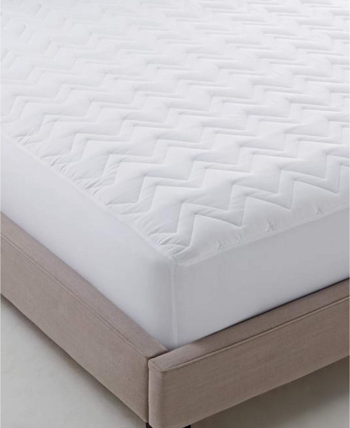 t Essentials Clic King Mattress Pad White