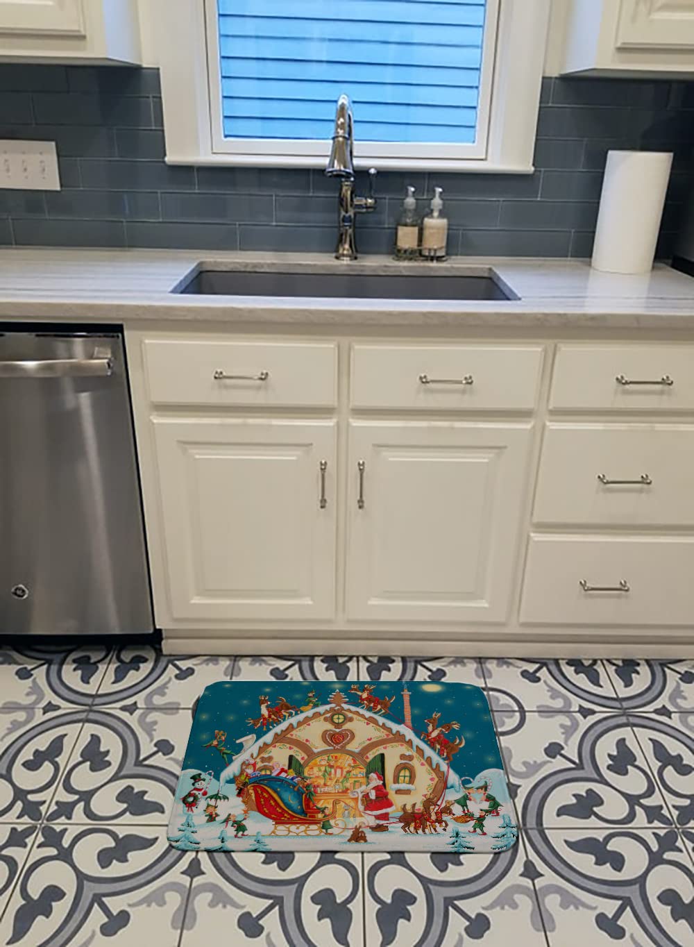 PJH3004RUG Santa Claus Loading The Sleigh Bath Mat Machine Washable Anti-Fatigue Memory Foam Kitchen Rug, 19 X 27, Multicolor