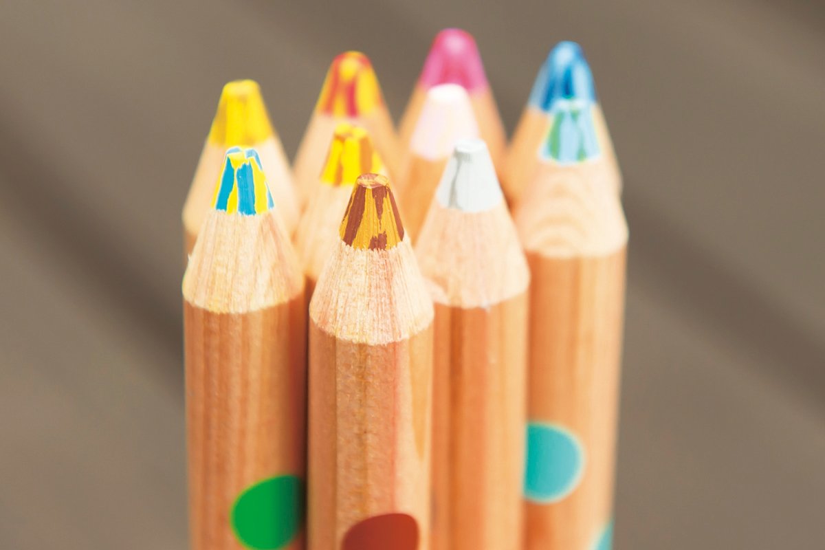 20 Colored Pencils Set with Sharpener