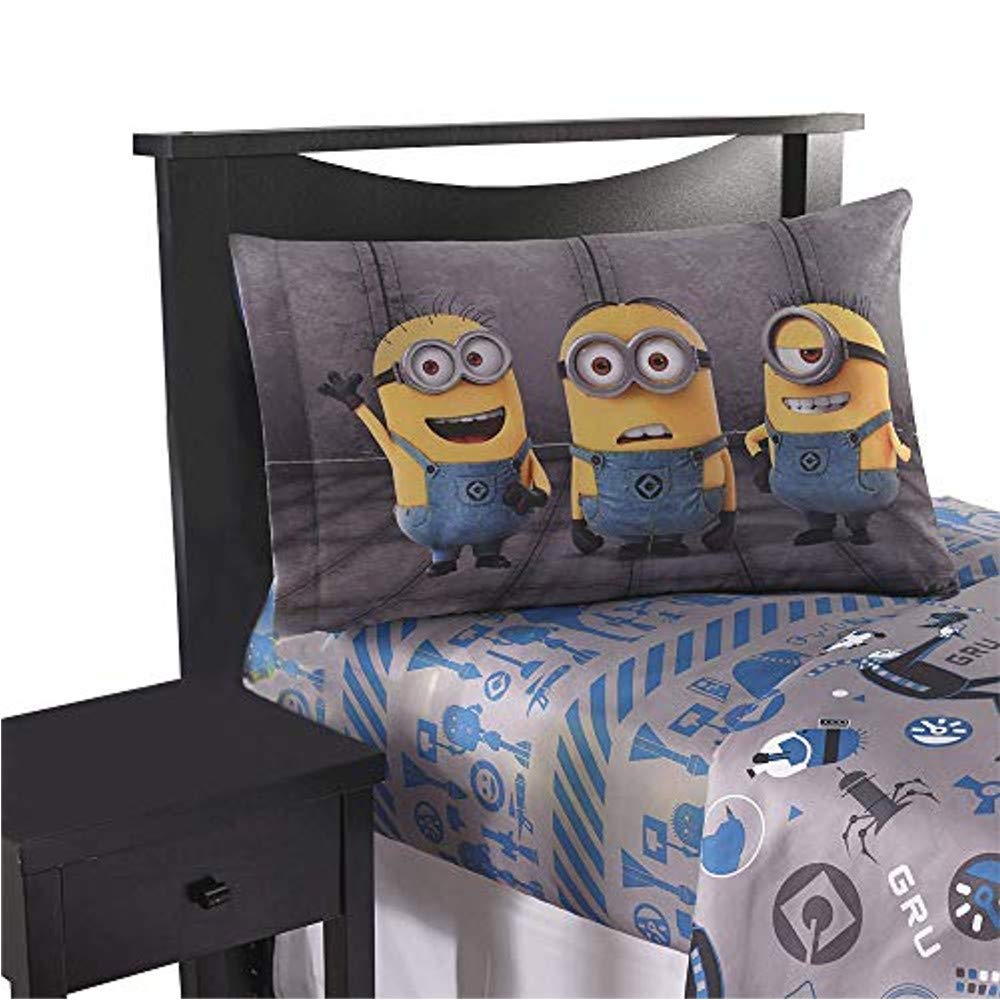 Despicable Me Minions Follow Mel' 3 Piece Twin sheet set with reversible pillowcase 137755571