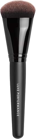 Luxe Performance Brush in Fair Ivory 02, 0.21 oz