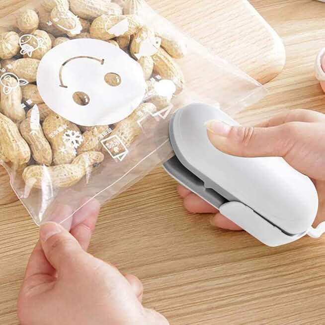 Mini Handheld Vacuum Sealer with Heat and Cutter