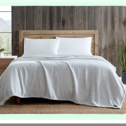 CozyCloud Ultra Plush Blanket - Lightweight All-Season Grey Bedding