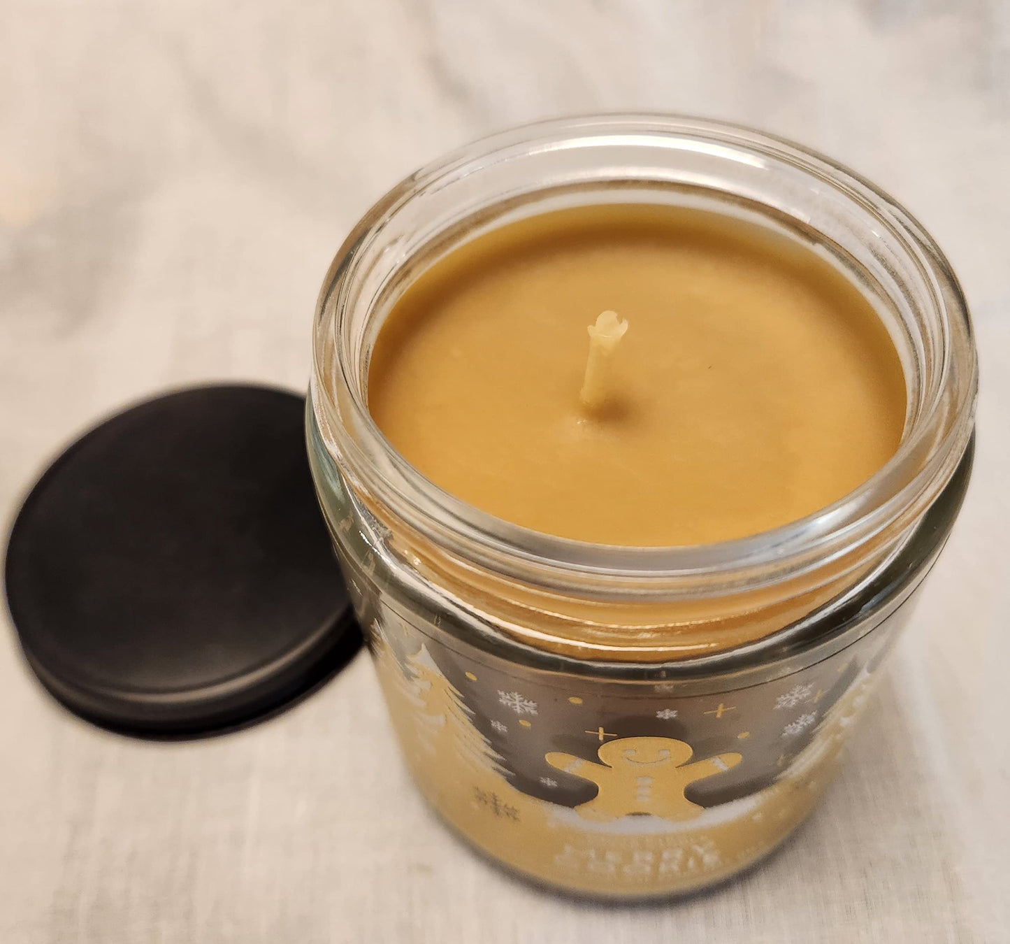  1-Wick Candle w/Essential Oils  7 oz  2021  Winter Scents! Merry Cookie)