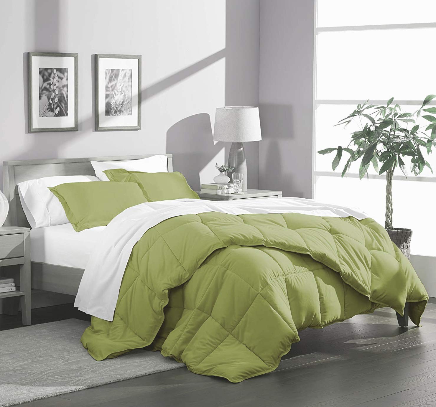 Soft 1000 Series 4 Pieces Goose Down Alternative Warm Comforter Set Comforter  BedSkirt  2 Pillowcases) 600 GSM Quilt Duvet Insert Over-Size King Sage 98'' x 120''
