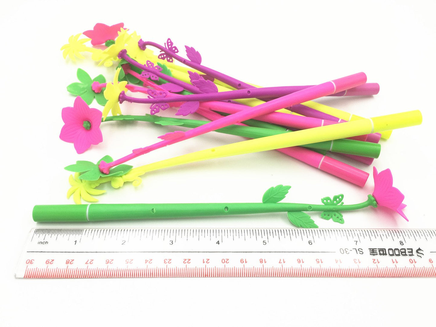 Set of 12 cute flower-shaped black ink gel pens