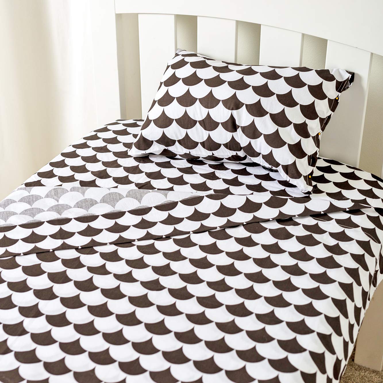 Kayden Toddler Sheet Set Pillowcase; Flat Sheet; Fitted Sheet)  Black Scallop