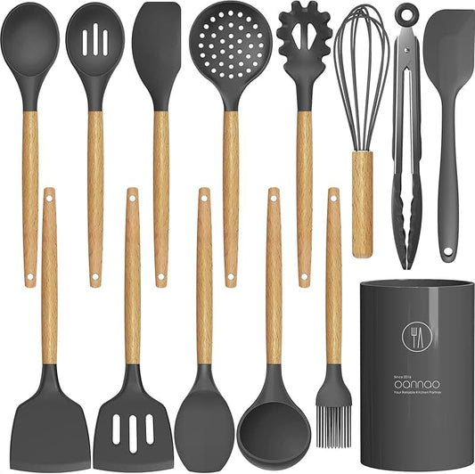 Three-piece nonstick frying pan set with removable handles