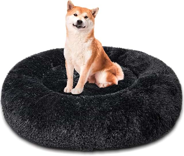 Soft, cozy dog and cat bed for all seasons