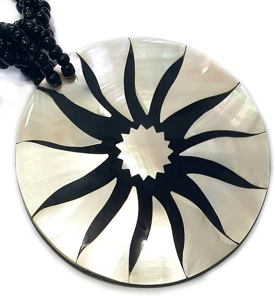 Natural Flower Mother of Pearl Shell Pendant Necklace
