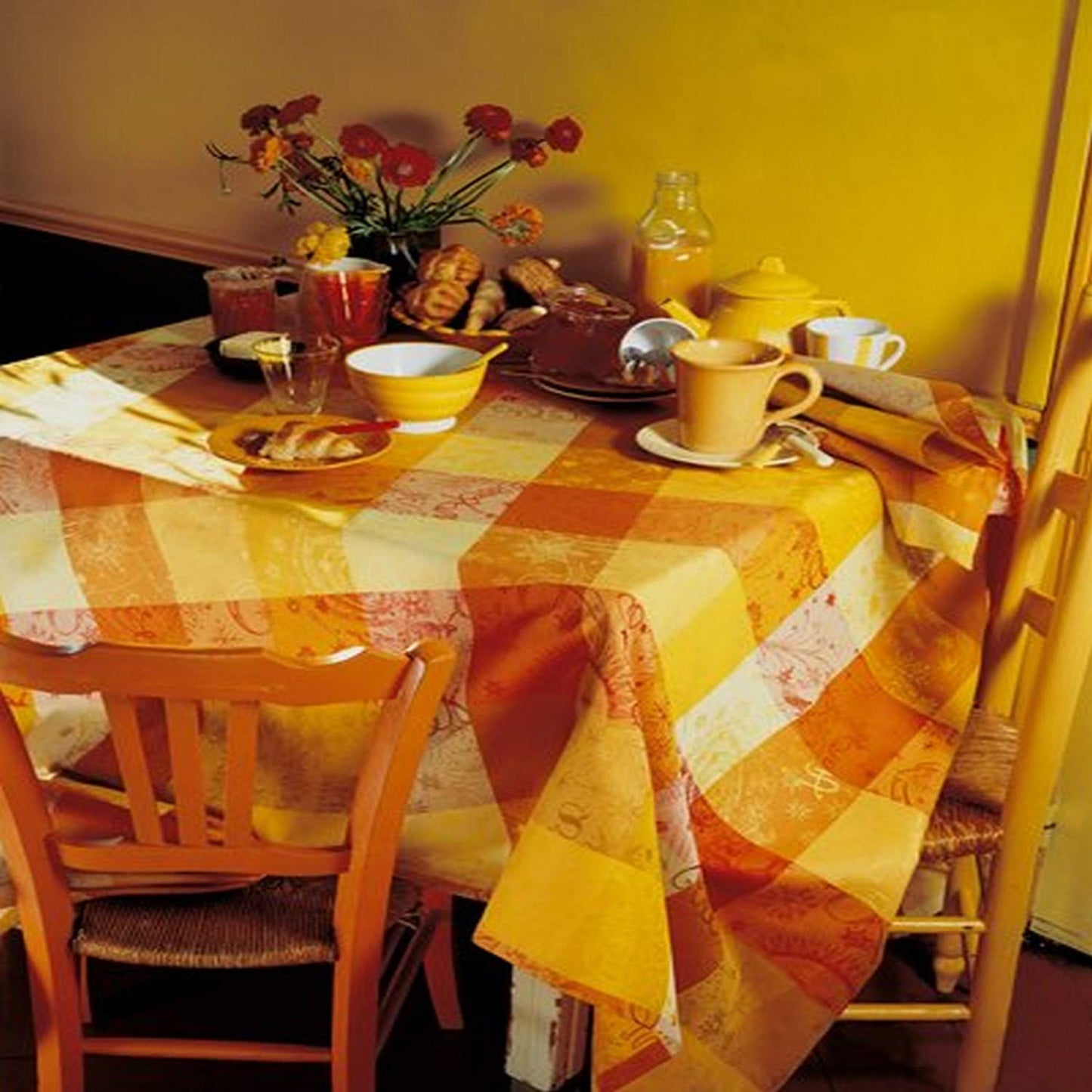 Thiebaut Mille Couleurs 100% two-ply twisted cotton 71-Inch Round Tablecloth, Soleil, Made in France