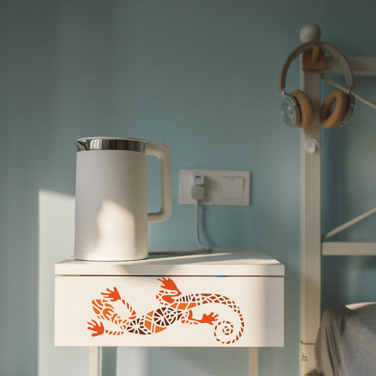 11.8x11.8 Inch Plastic Lizard Pattern Painting Stencil