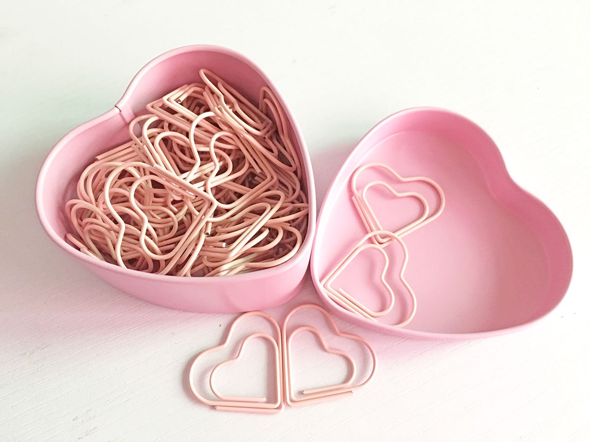 52 Heart-Shaped Nonskid Decorative Paper Clips
