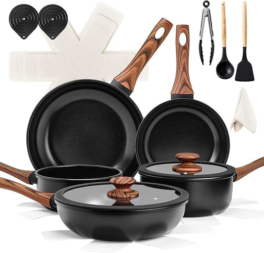 Set of 40 aluminum baking and roasting pans with lids and utensils