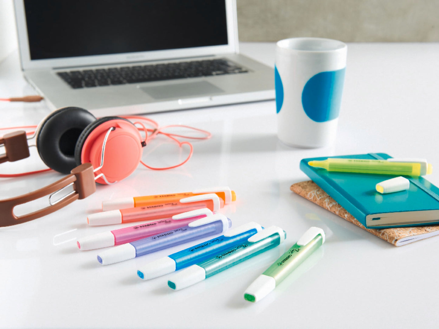 Pack of 6 Assorted Color Highlighters