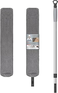Flexible microfiber long duster with adjustable handle