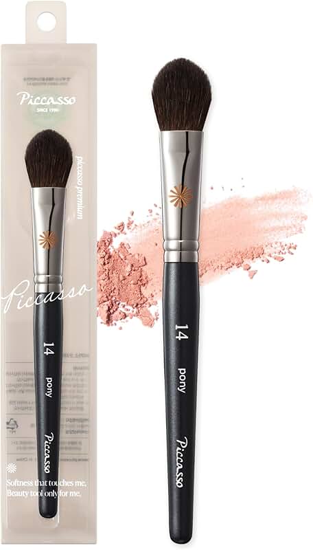 Small Soft Tapered Makeup Brush for Face and Highlighter