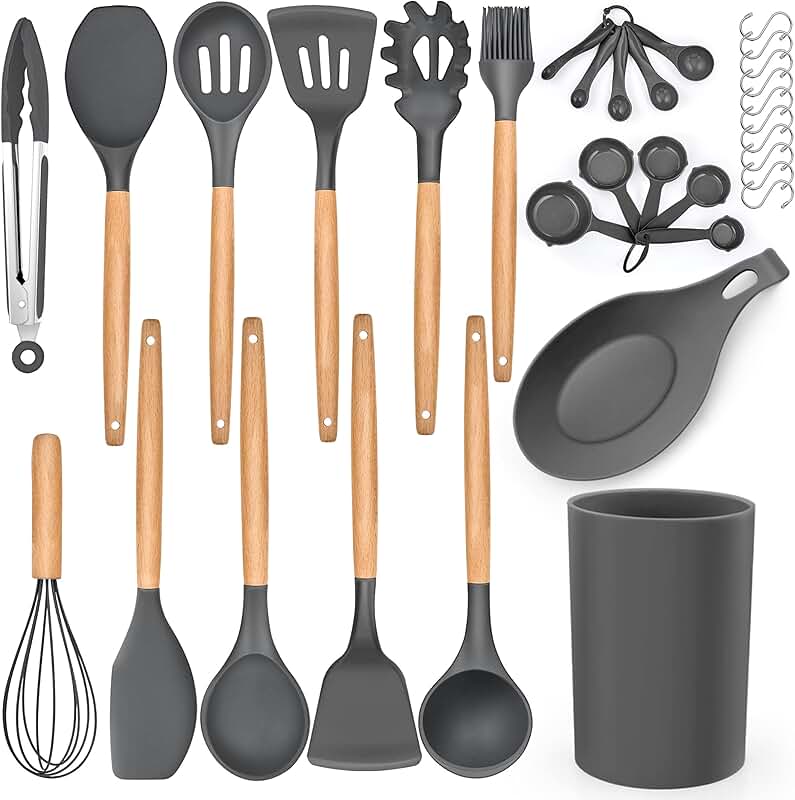 Music-themed bamboo kitchen utensil set with spoons, spatula, tongs