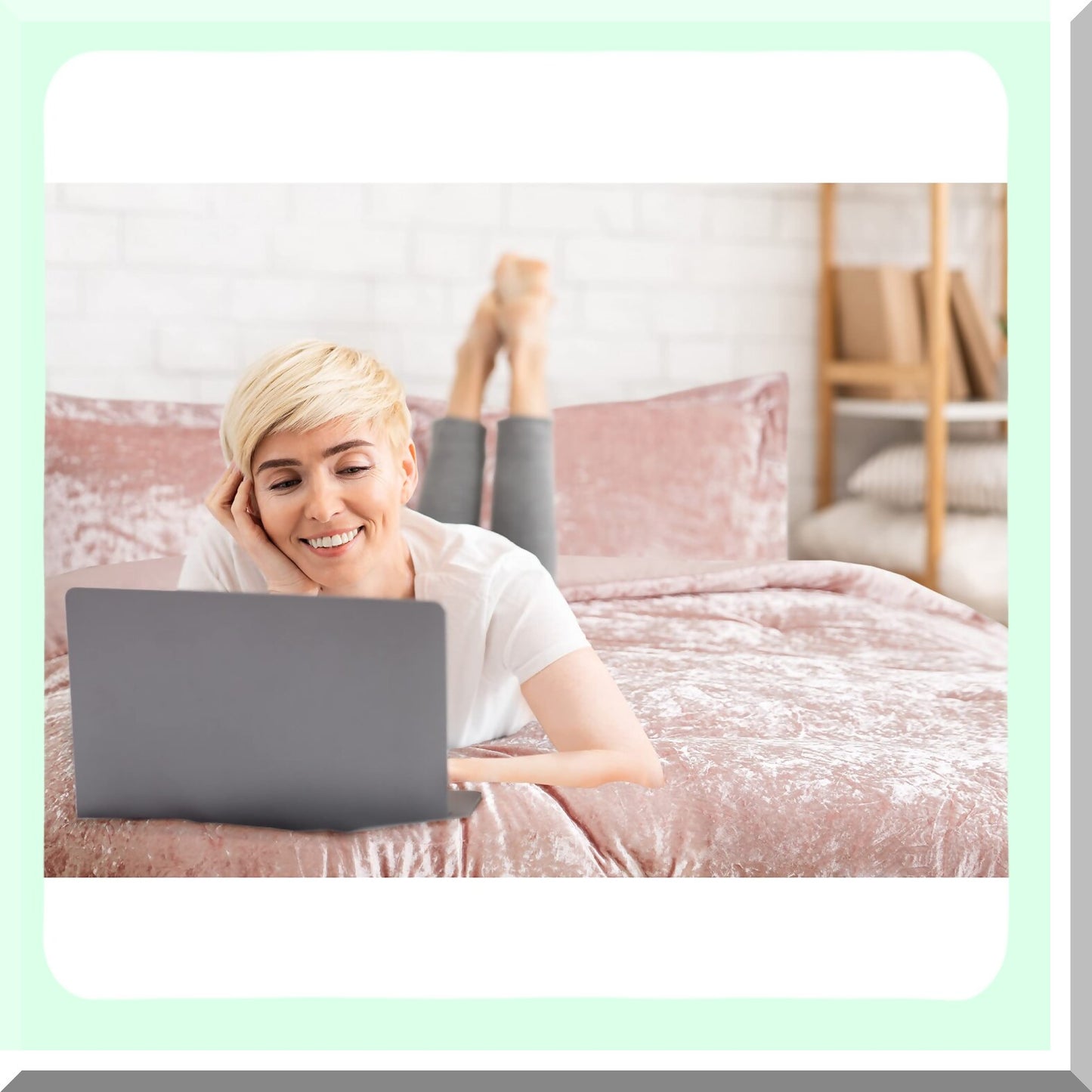 Luxe Velvet Bliss Comforter Set - Plush Microfiber, Cozy Bedding, Fluffy Comforter, Matching Sham - Blush Queen Size - All Season 3 Piece Set