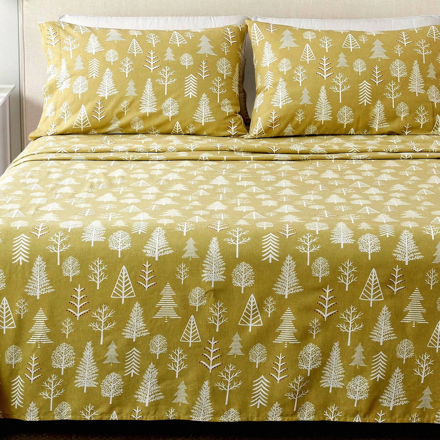 Winter Lodge Flannel Queen Sheet Set - Double-Brushed Cotton Bedding with Winter Forest Print in Sage/Red - 4 Piece Set with Pillowcases