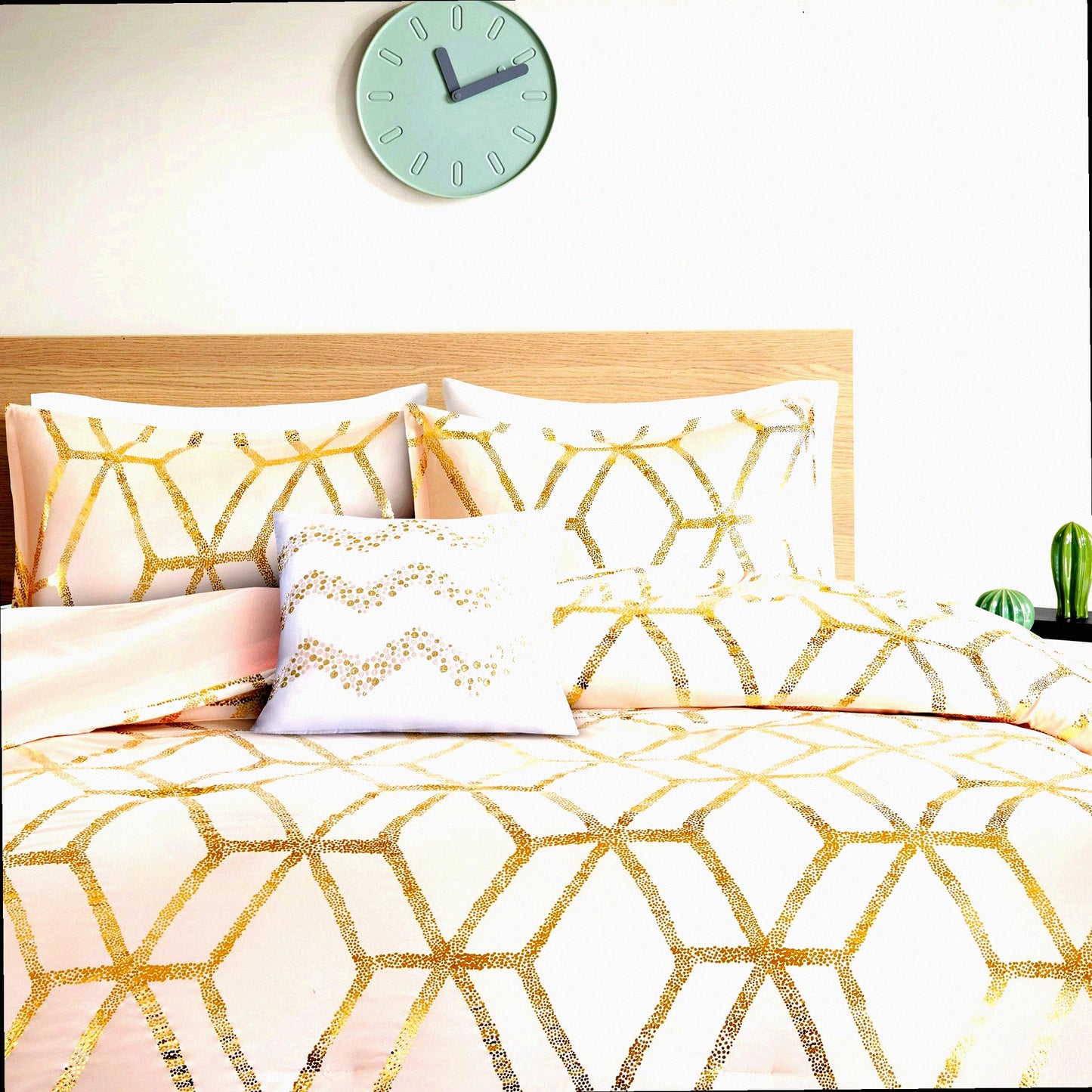 Glam Geometric Comforter Set - Ultra Soft Lightweight Bedding with Metallic Print, Matching Sham & Decorative Pillow for Full/Queen Size Bed, Modern Blush/Gold Theme