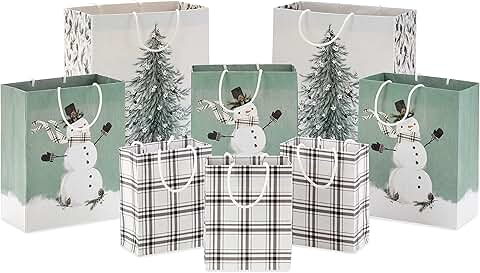 Set of 8 Christmas gift bags in white and green